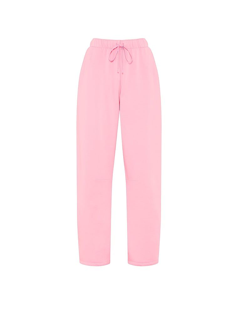 Show de modă pentru pantaloni de trening din bumbac 2026. Produsul este roz și provine din colecția Angel Essentials.