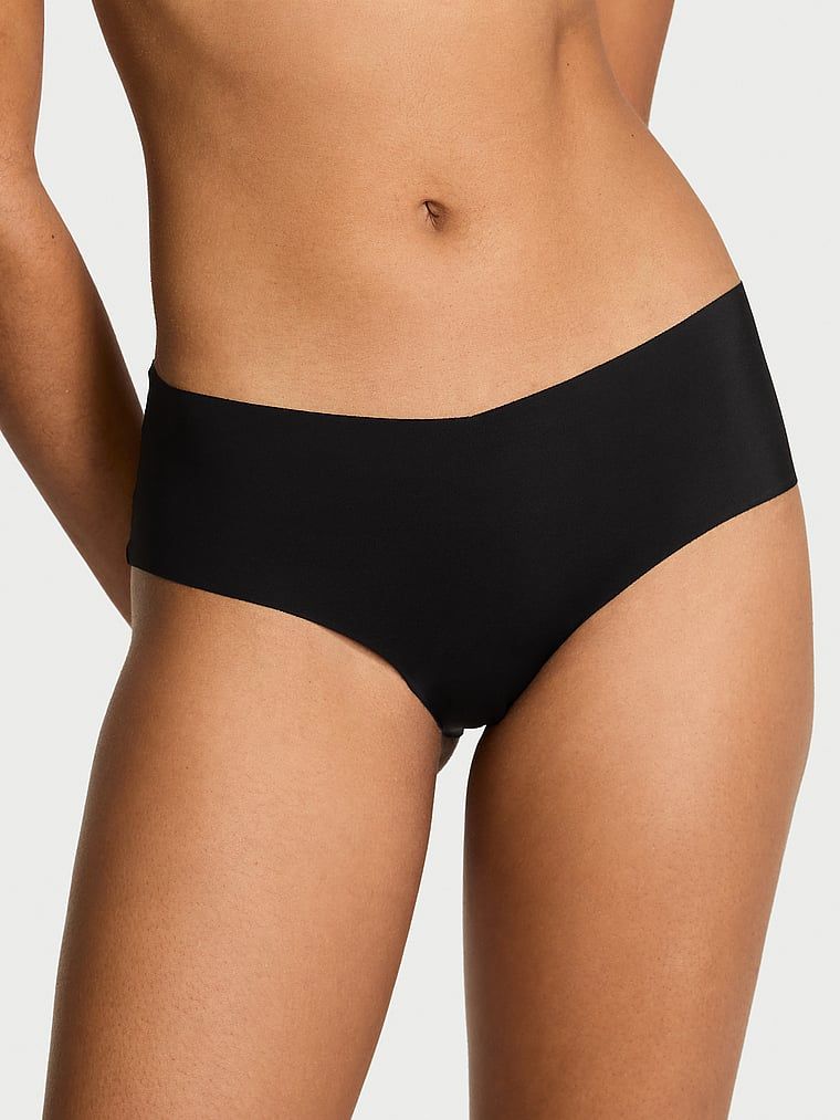 Chiloți fără cusături cu bretele în spatele No-Show Strappy Cheeky. Produsul este negru și provine din colecția No-Show.