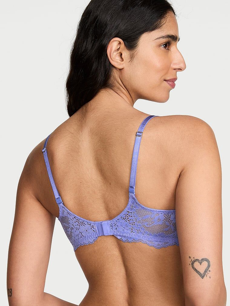 Sutiene ușor căptușit, cu dantelă Lace Demi. Produsul este albastru și provine din colecția Dream Angels.
