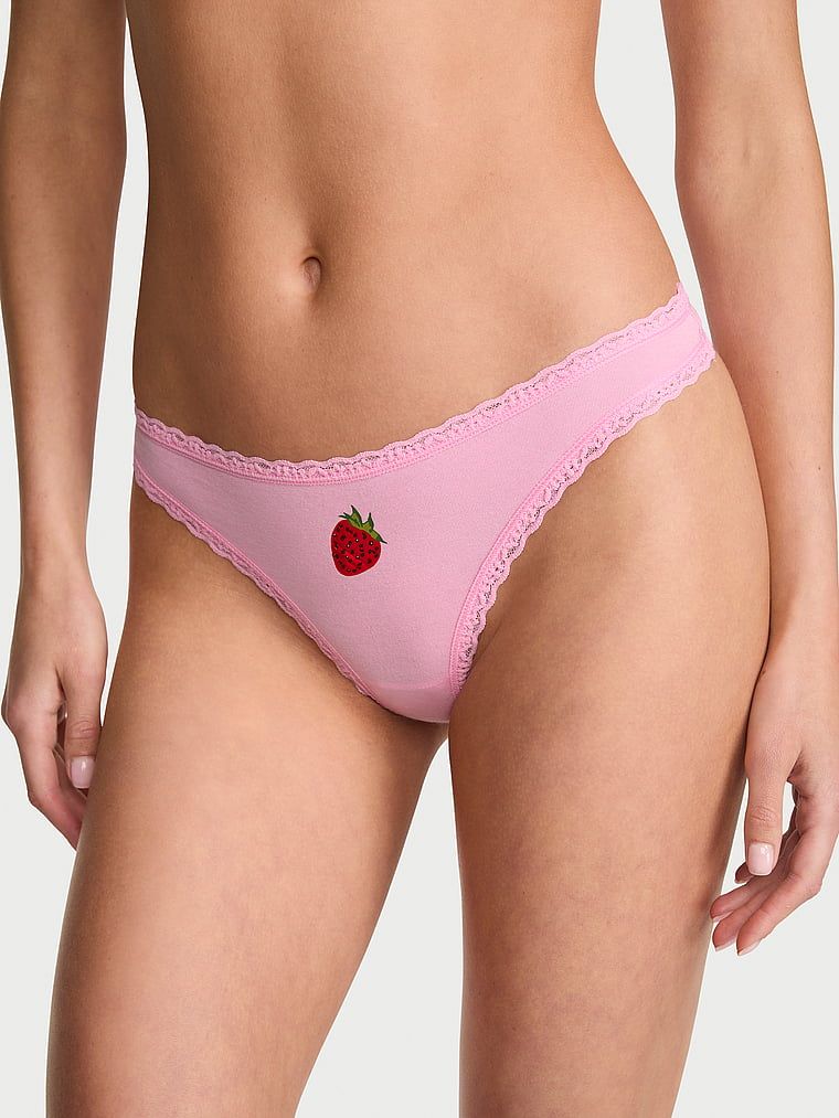 Tanga de bumbac cu dantelă pe margini: talie din dantelă. Produsul este roz și provine din colecția Lace Trim.