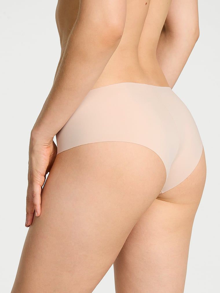 Chiloți fără cusături No-Show Cheeky. Produsul este de culoare bej și provine din colecția No-Show.