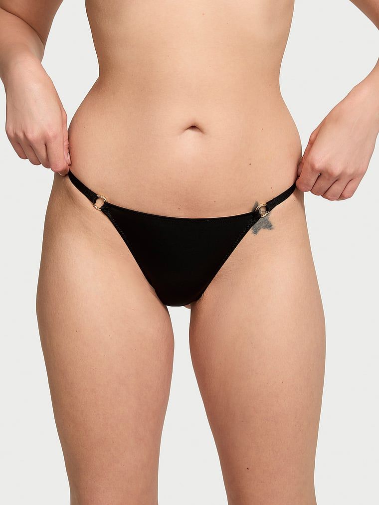 Very Sexy Chiloți V-String cu ornamente metalice în formă de inel
