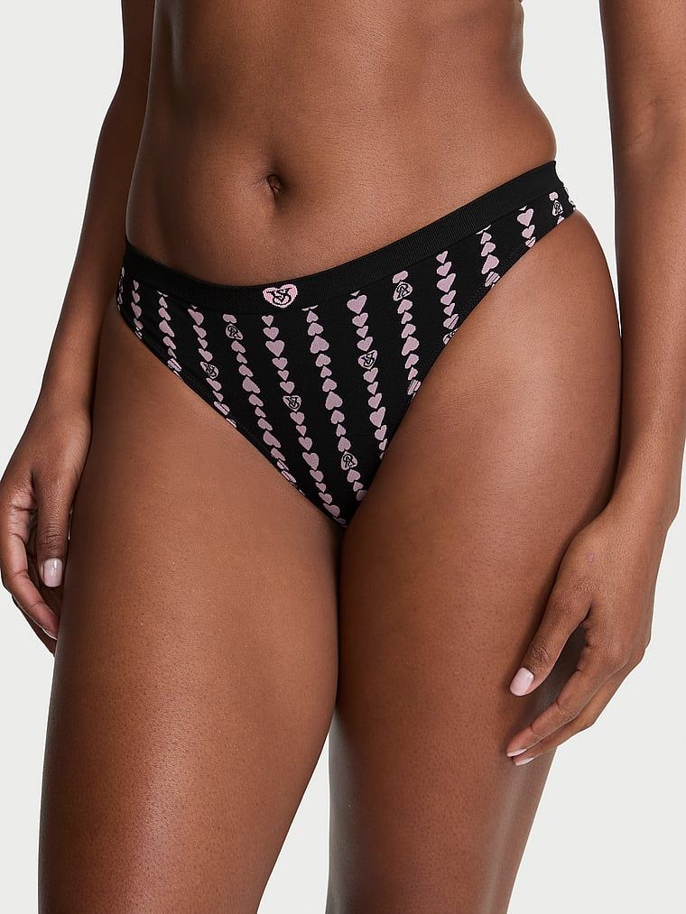 Tanga cu dungi fără cusururi în formă de inimă. Produsul este modelat și provine din colecția Seamless (Seamless Collection).