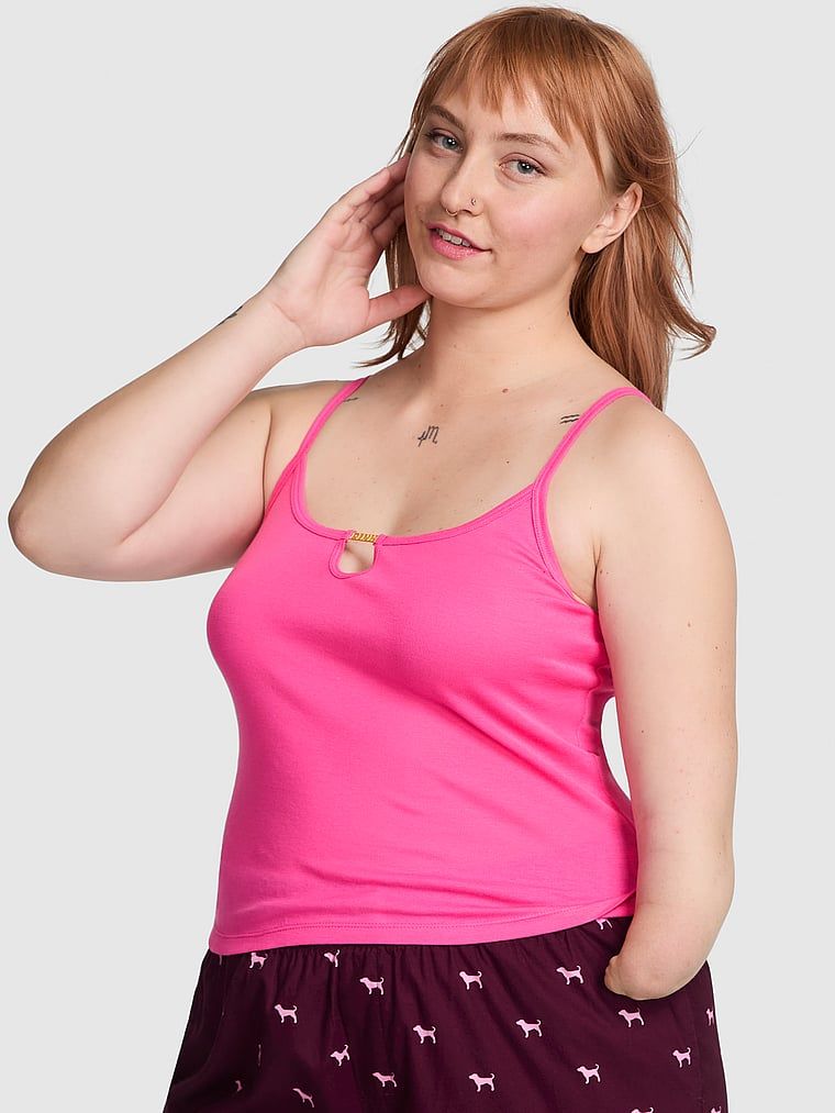 Top Cami cu talisman în formă de gaura cheii