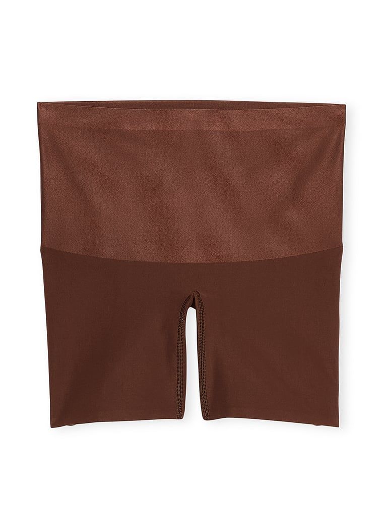Pantaloni scurți modelați cu talie înaltă Smoothing Shimmer. Produsul este maro și provine din colecția Body by Victoria.