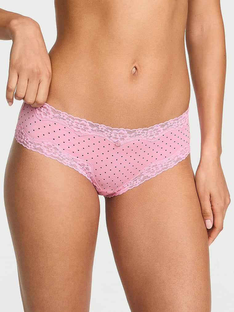 Chiloți de bumbac cu dantelă pe margini, dantelă-talie obraznică. Produsul are o culoare cu model și provine din colecția Lace Trim.