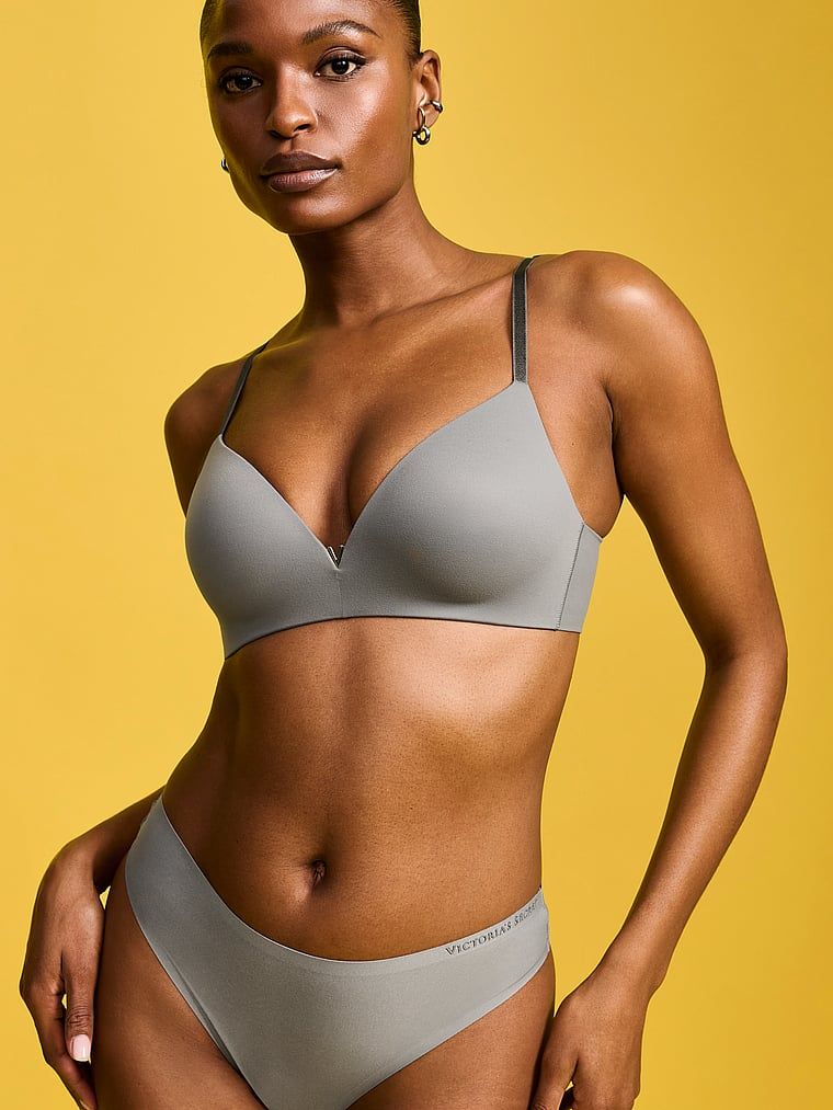 Sutien push-up fără sârmă. Produsul este de culoare gri și provine din colecția Love Cloud.