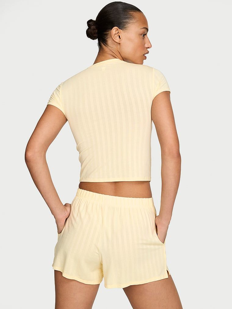Pantaloni scurți modali SoSoft Ultra-Fine. Produsul este galben și provine din colecția Victoria's Secret.