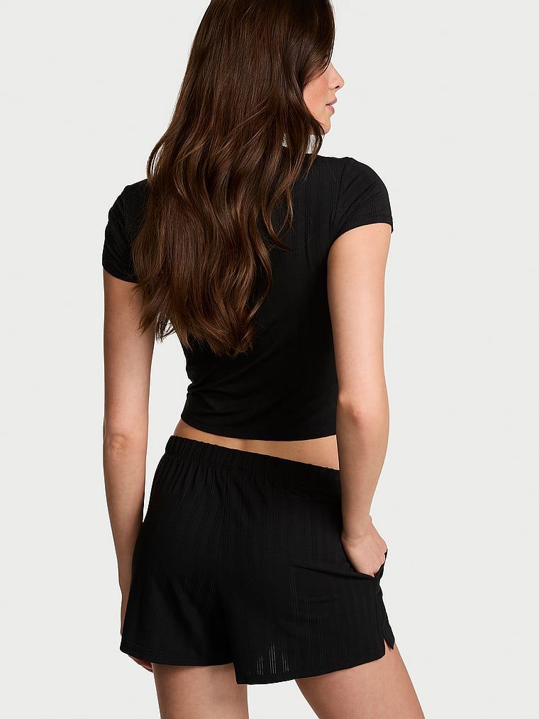 Pantaloni scurți modali SoSoft Ultra-Fine. Produsul este negru și provine din colecția Victoria's Secret.