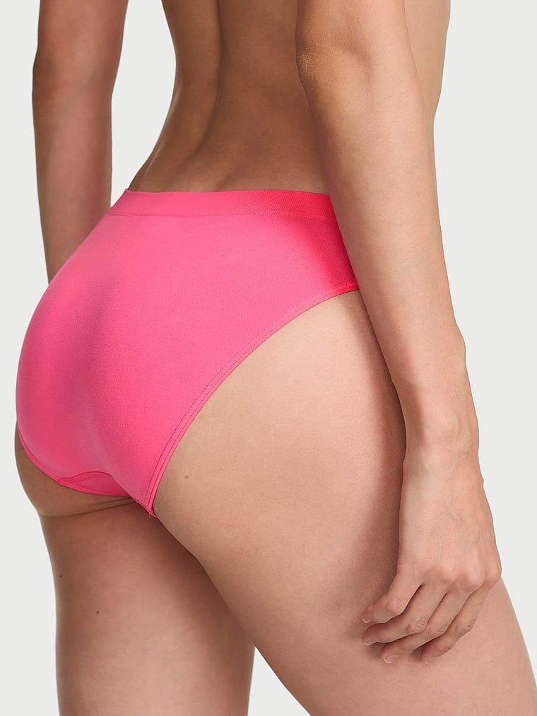 Chiloți de bikini fără cusături. Produsul este roz și provine din colecția Seamless (Seamless Collection).