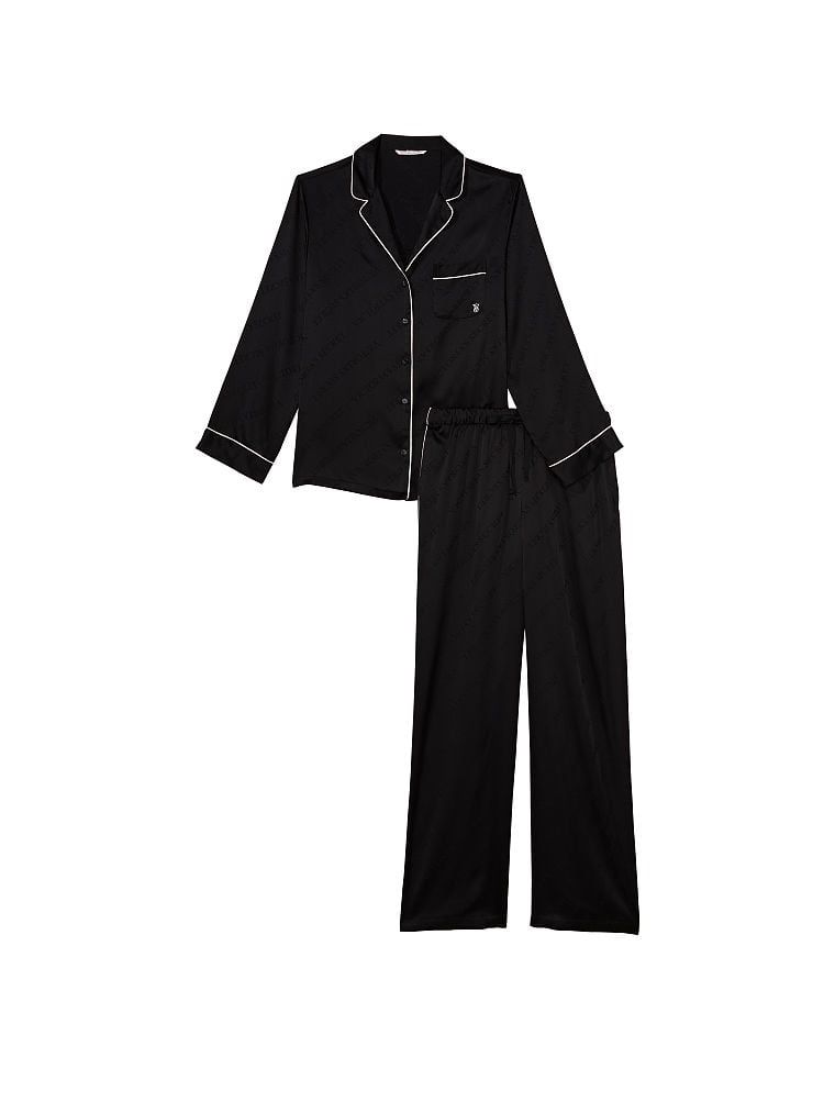 Pijamale din satin cu mâneci lungi. Produsul este negru și provine din colecția Victoria's Secret.