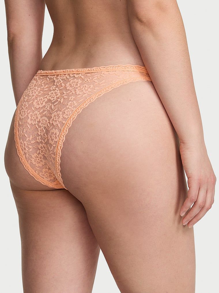 Chiloți din dantelă, dantelă anii '90. Produsul este portocaliu și provine din colecția Lacie.