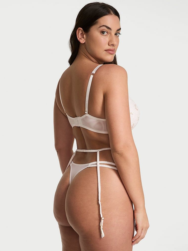 Portjartieră pentru mireasa Peony Bridal. Produsul este modelat și provine din colecția Dream Angels.