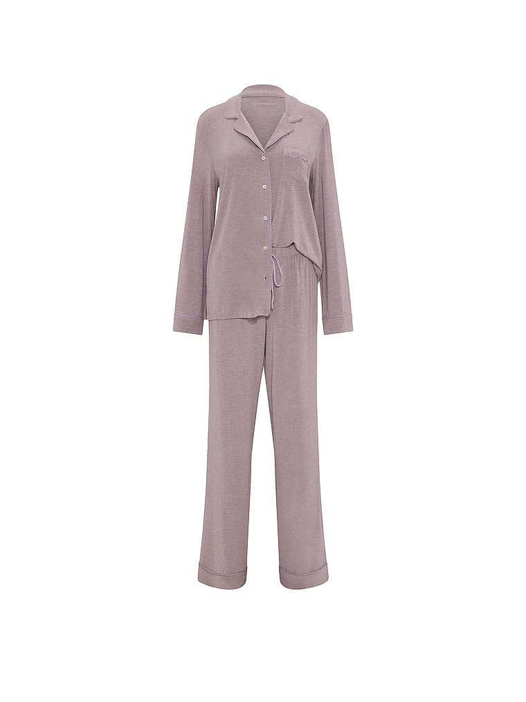 Pijamale făcute din SoSoft modal. Produsul este de culoare mov și provine din colecția Victoria's Secret.