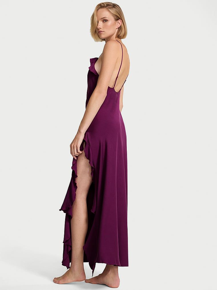 Rochie maxi lungă realizată din modal. Produsul este de culoare mov și provine din colecția Dream Angels.