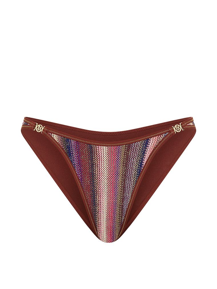 Pantalon brazilian cu dungi strălucitoare. Produsul este modelat și provine din colecția Victoria's Secret Swim.