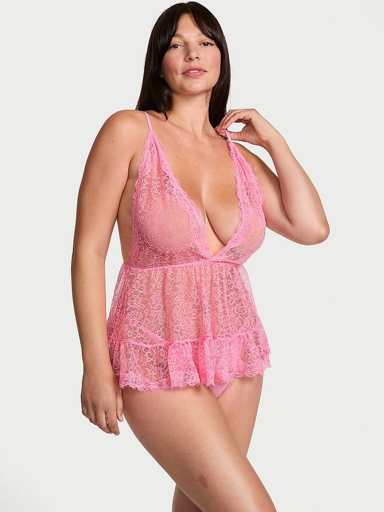 Tachinează-i pe Babydoll și pe Thong. Produsul este roz și provine din colecția Victoria's Secret.