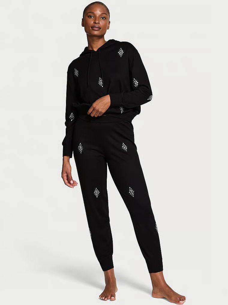 Pantaloni de trening cu cristale Crystal Sparkle. Produsul este negru și provine din colecția Victoria's Secret.