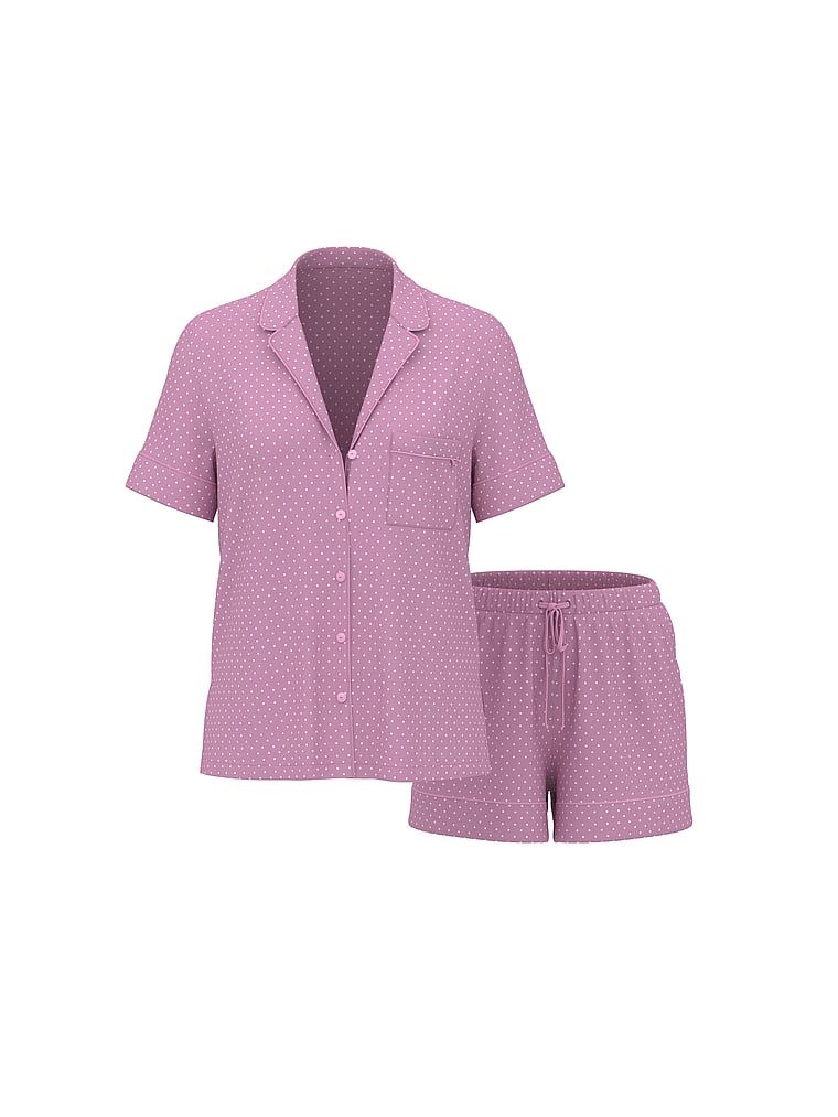 Pijamale modale cu pantaloni scurți SoSoft. Produsul este modelat și provine din colecția Victoria's Secret.
