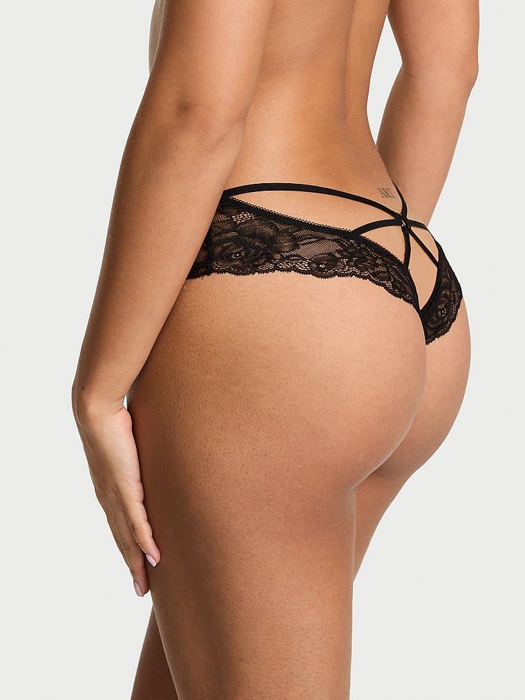 Chiloți cu bretele cu spate deschis. Produsul este negru și provine din colecția Very Sexy.