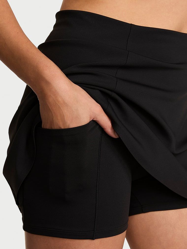 Fustă sport cu pantaloni scurți VSX Elevate. Produsul este negru și provine din colecția VSX.
