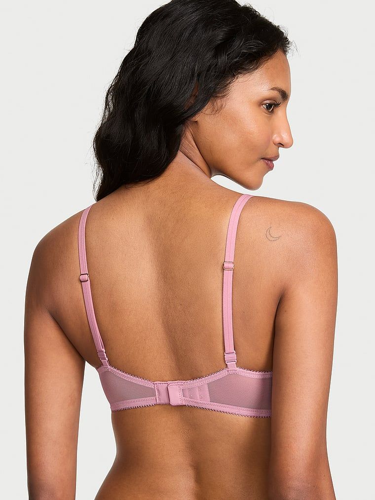 Sutien push-up cu inserții de dantelă cu decolț adânc. Produsul este roz și provine din colecția Very Sexy.