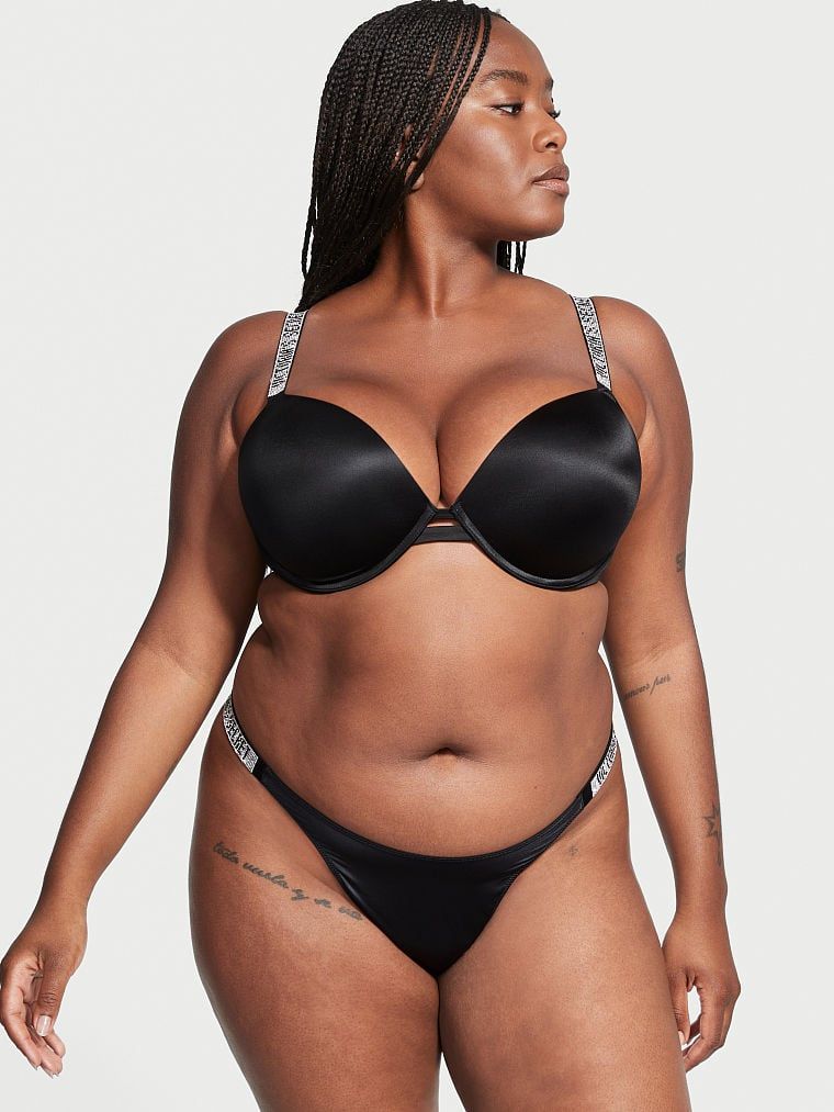 Tanga cu bretele strălucitoare Shine. Produsul este negru și provine din colecția Very Sexy.