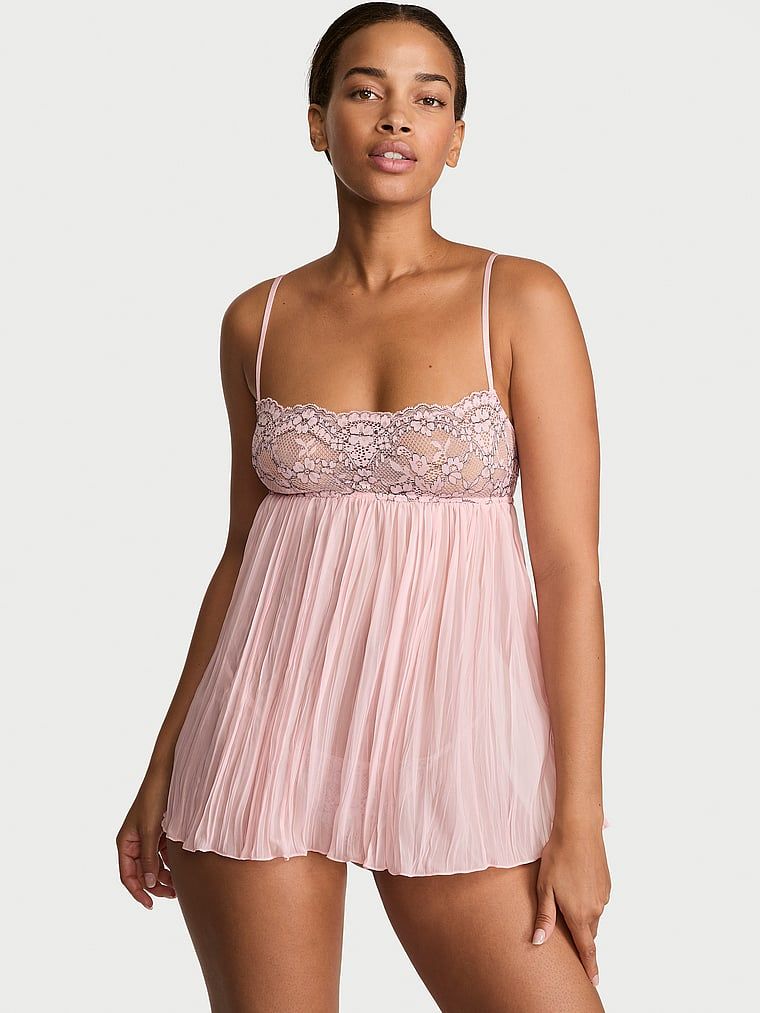 Jupona și tanga Dream Lace Folded Babydoll. Produsul are o culoare multicoloră și provine din colecția Dream Angels.