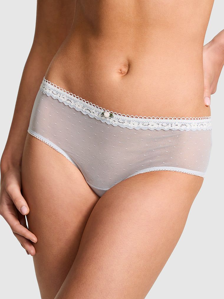 Chiloți din dantelă, croială cheeky