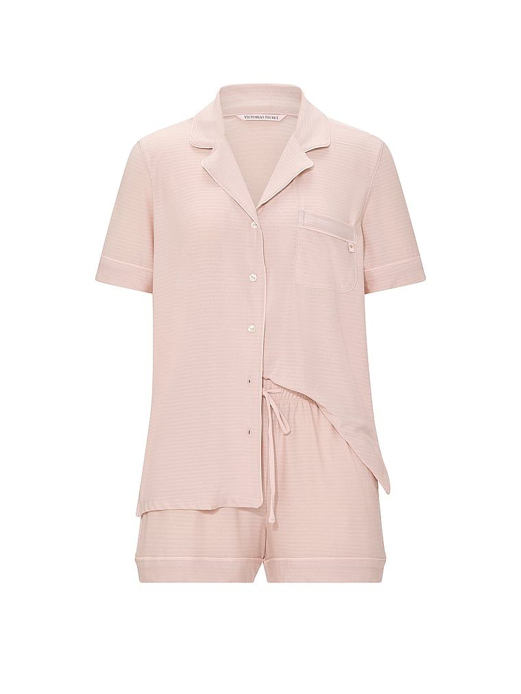 Pijamale modale cu pantaloni scurți SoSoft. Produsul este auriu și provine din colecția Victoria's Secret.