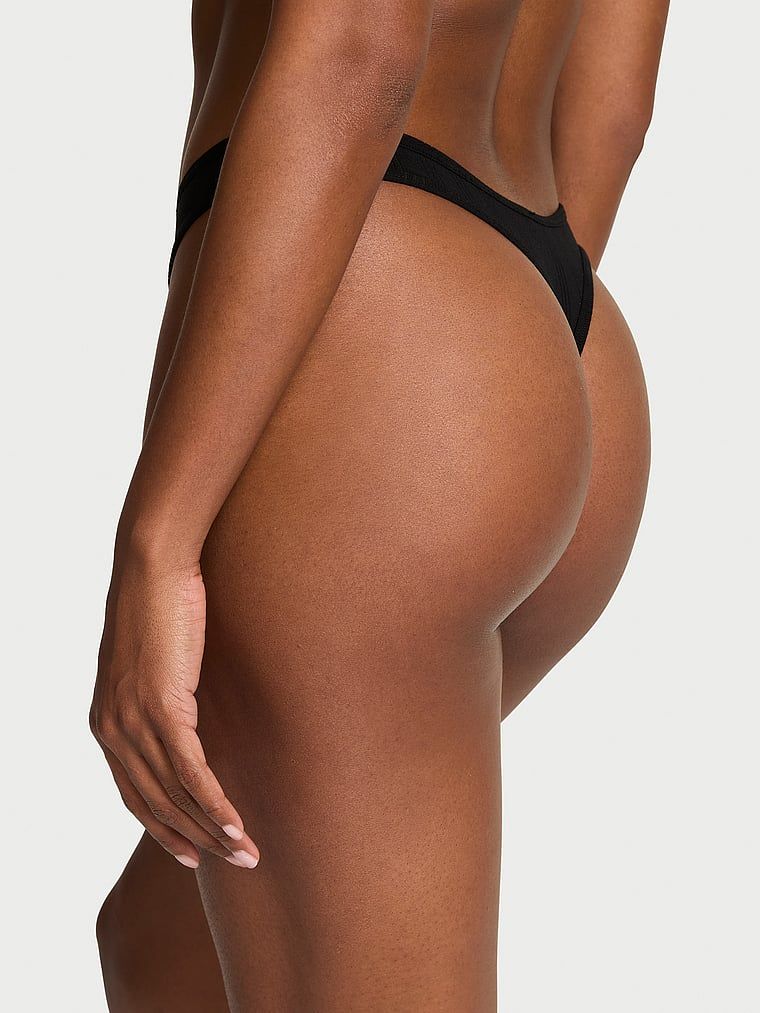 Tanga modal cu picioare Ultra-Fine cu tăietură înaltă. Produsul este negru și provine din colecția Victoria's Secret.