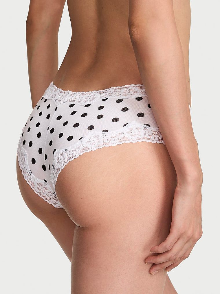 Chiloți de bumbac cu dantelă pe margini, dantelă-talie obraznică. Produsul este modelat și provine din colecția Lace Trim.