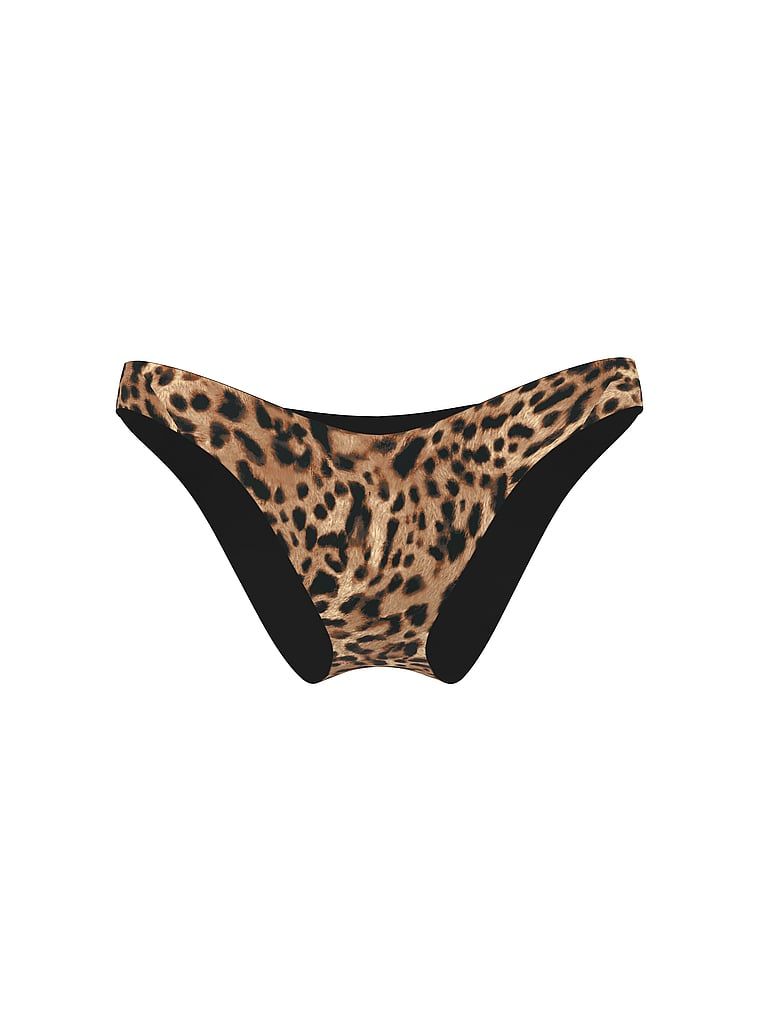 Slip esențial brazilian de bikini. Produsul este modelat și provine din colecția Victoria's Secret Swim.