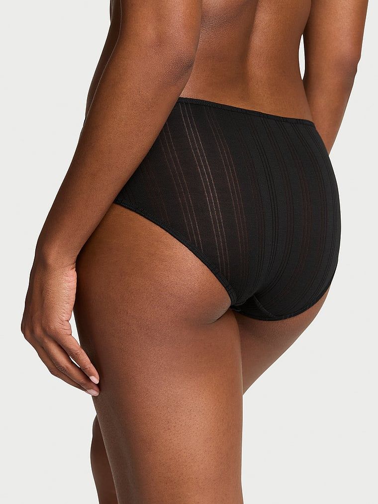 Chiloți modali ultra-fine hiphugger. Produsul este negru și provine din colecția Victoria's Secret.