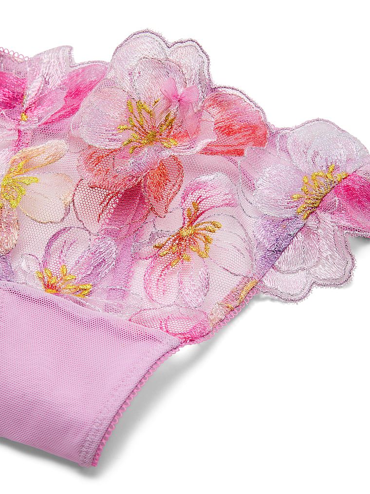 Tanga cu broderie în acuarelă. Produsul este modelat și provine din colecția Dream Angels.