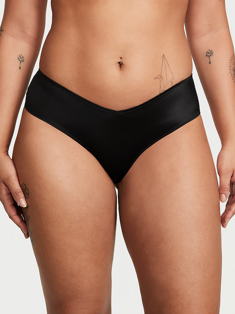 Chiloți cu bretele la spate și picioare înalte Strappy-Back Cheeky. Produsul este negru și provine din colecția Very Sexy.