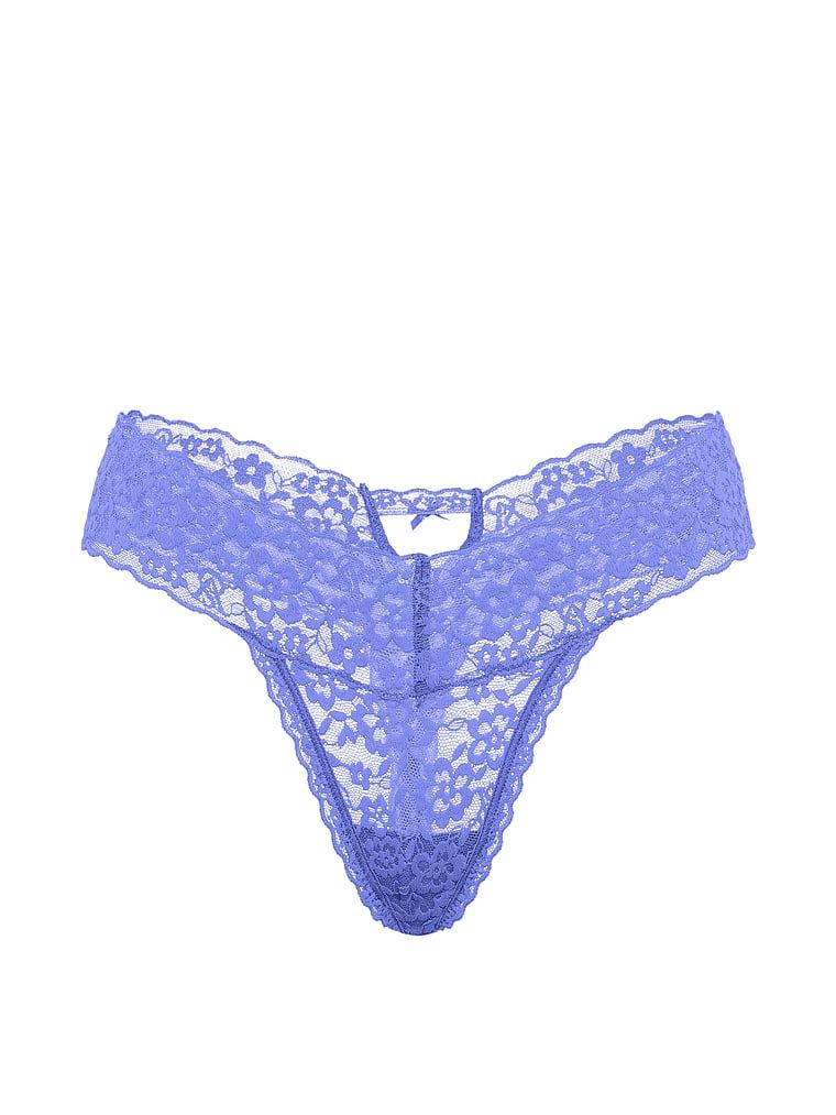 Tanga din dantelă Keyhole. Produsul este de culoare mov și provine din colecția Lacie.