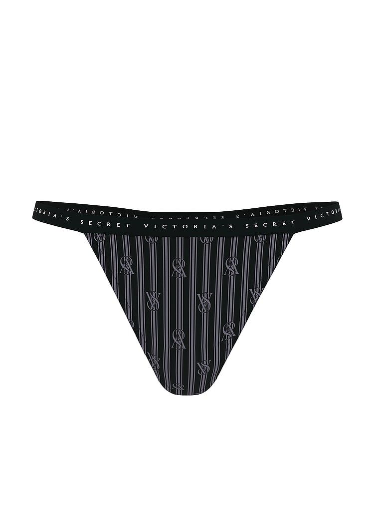 Tanga din bumbac elastic. Produsul este modelat și provine din colecția Victoria's Secret.