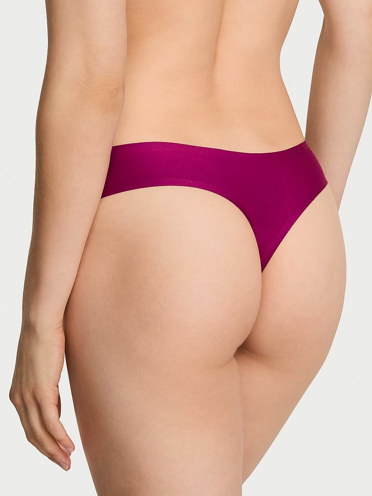 Tanga din microfibră flexibilă. Produsul este roz și provine din colecția Body by Victoria.
