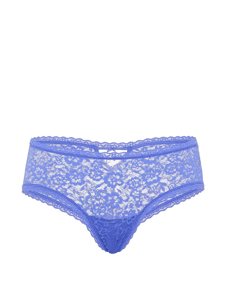 Chiloți obraznici din dantelă cu gaură de cheie. Produsul este de culoare mov și provine din colecția Lacie.