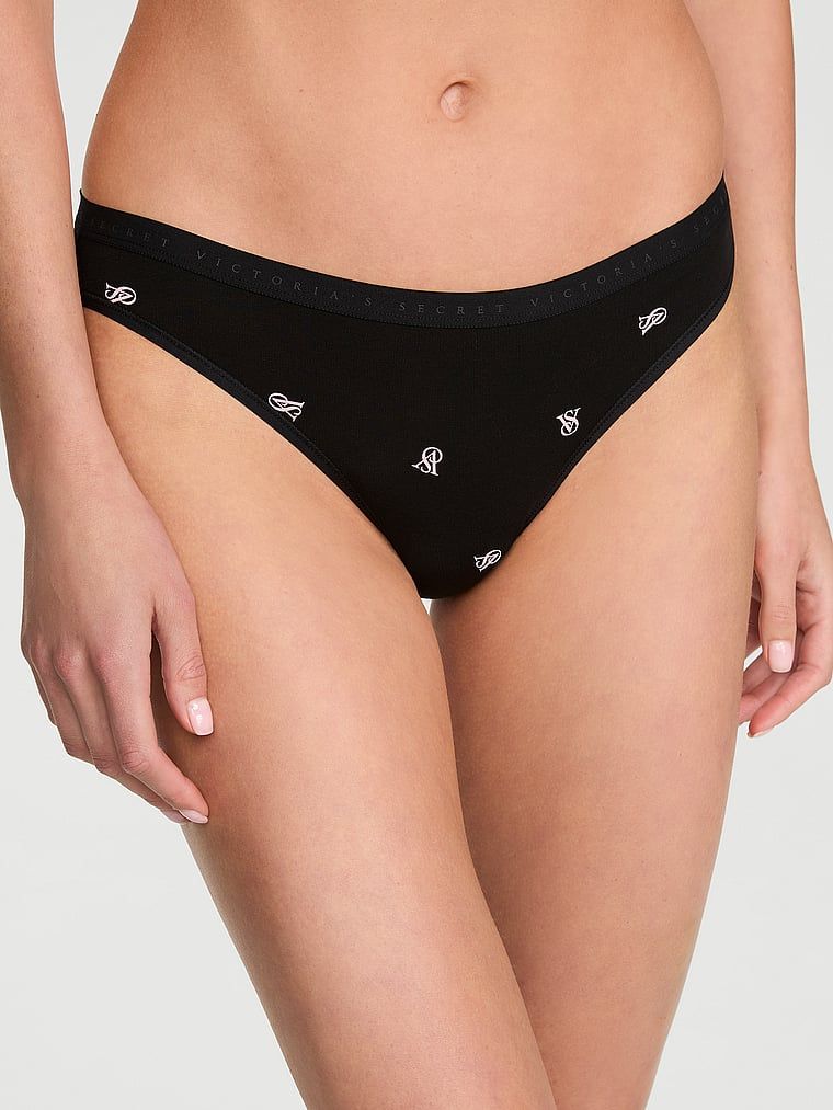 Chiloți de bumbac Bikini. Produsul este modelat și provine din colecția Victoria's Secret.