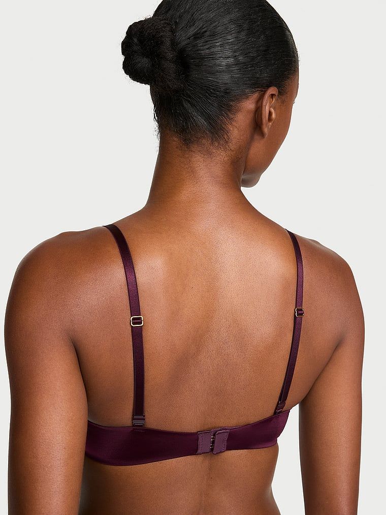Sutien de mărire push-up 2 mărimi bombshell. Produsul este de culoare mov și provine din colecția Very Sexy.