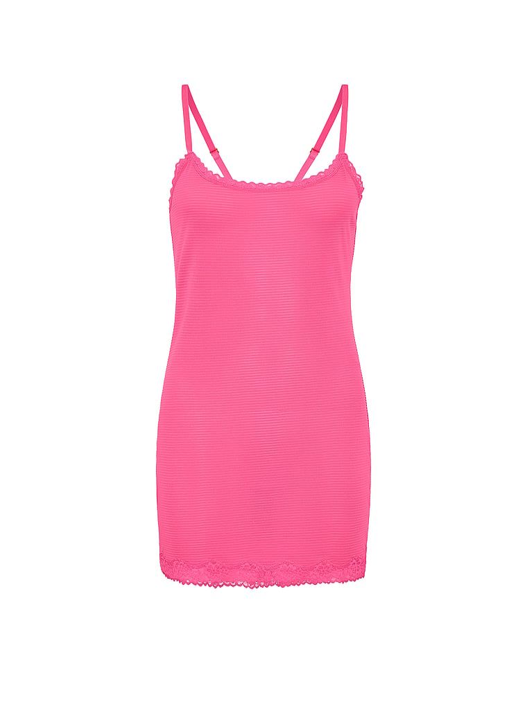 Cămașă de noapte din bumbac Shadow Stripe. Produsul este roz și provine din colecția Victoria's Secret.