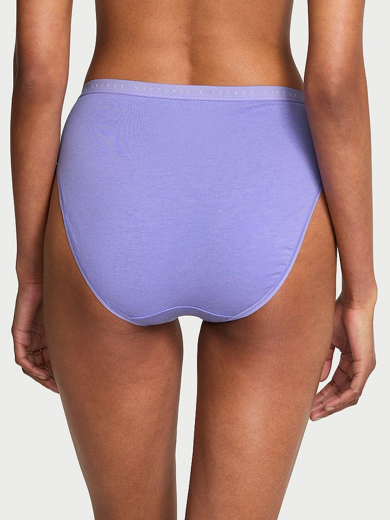 Chiloți din bumbac cu picioare înalte, pantaloni scurti cu picior înalt. Produsul este albastru și provine din colecția Victoria's Secret.