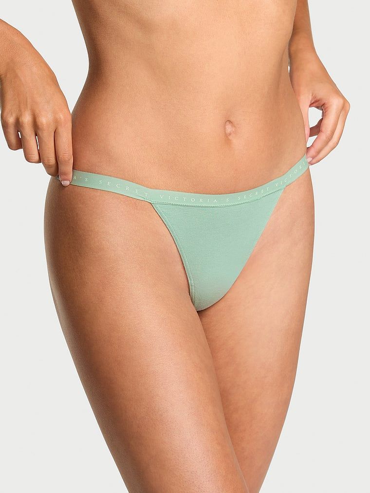 Tanga din bumbac elastic. Produsul este verde și provine din colecția Victoria's Secret.