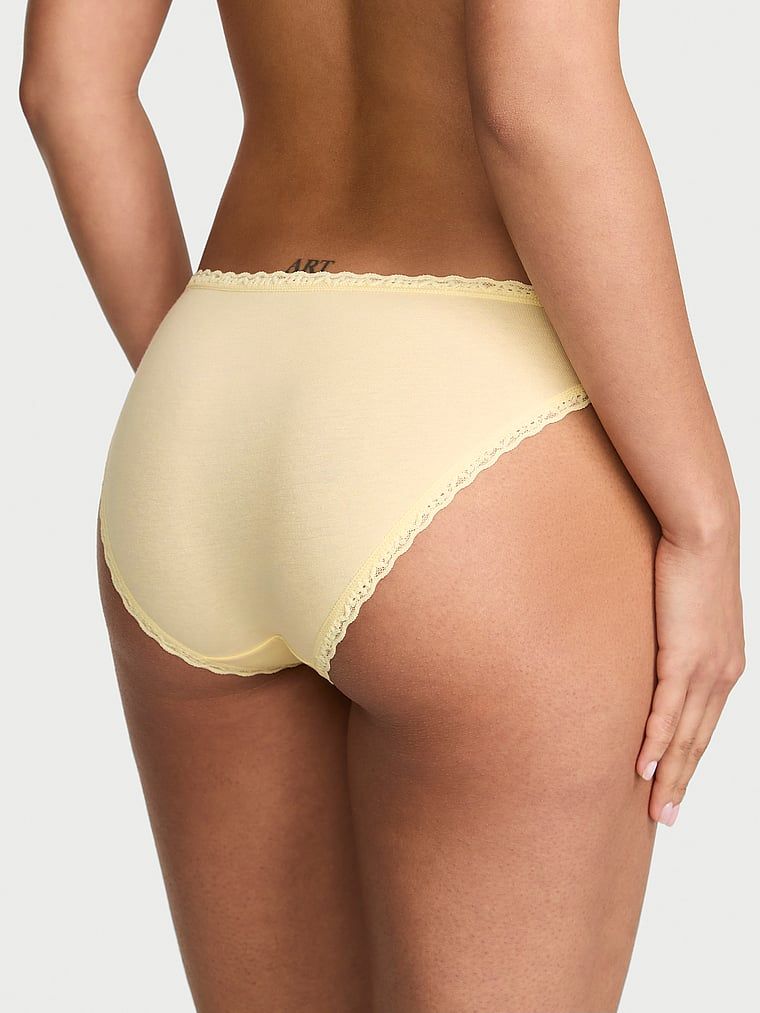 Chiloți din bumbac cu dantelă cu dantelă și baie de baie. Produsul este galben și provine din colecția Lace Trim.