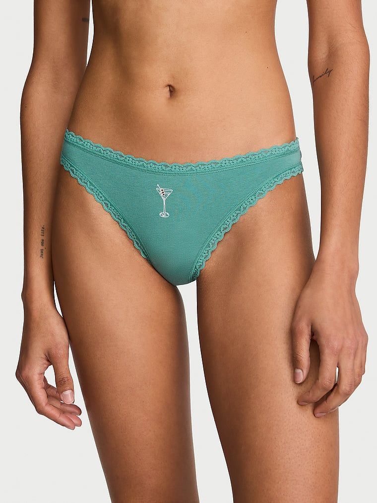 Tanga de bumbac cu dantelă pe margini: talie din dantelă. Produsul este modelat și provine din colecția Lace Trim.