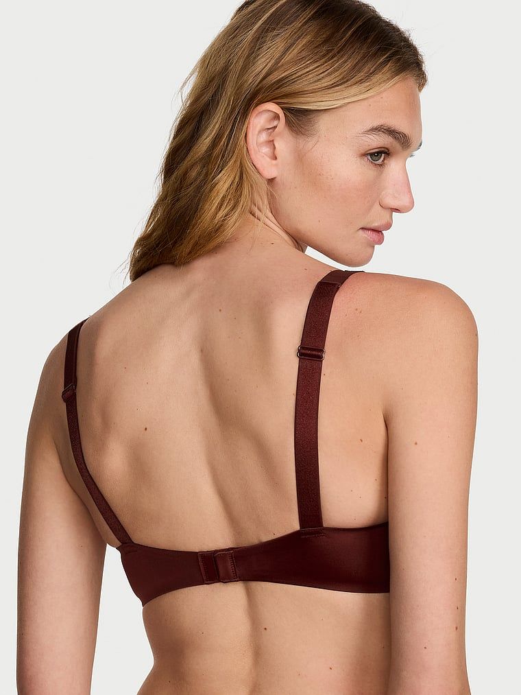 Sutien măritor push-up 2 mărimi Bombshell Shine Strap. Produsul este modelat și provine din colecția Very Sexy.