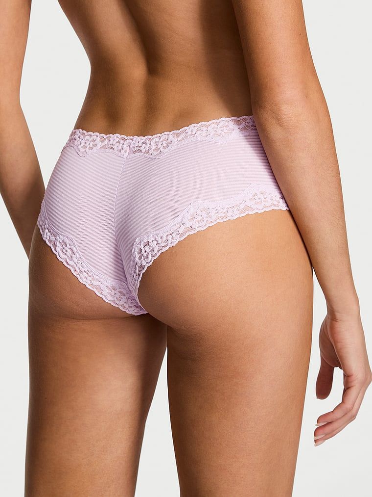 Chiloți de bumbac cu dungi cu dantelă pe margini Cheeky. Produsul este de culoare violet și provine din colecția Lace Trim.