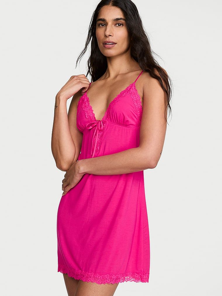 Victoria's Secret Rochie slip SoSoft din modal, cu margine din dantelă și cordon în față Tie-Front